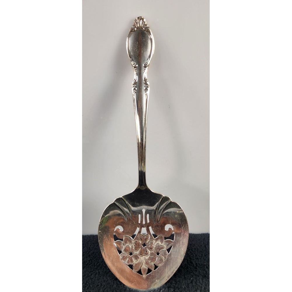 W Rogers IS Serving Utensil Pie Cake Spatula Silverplated Vintage